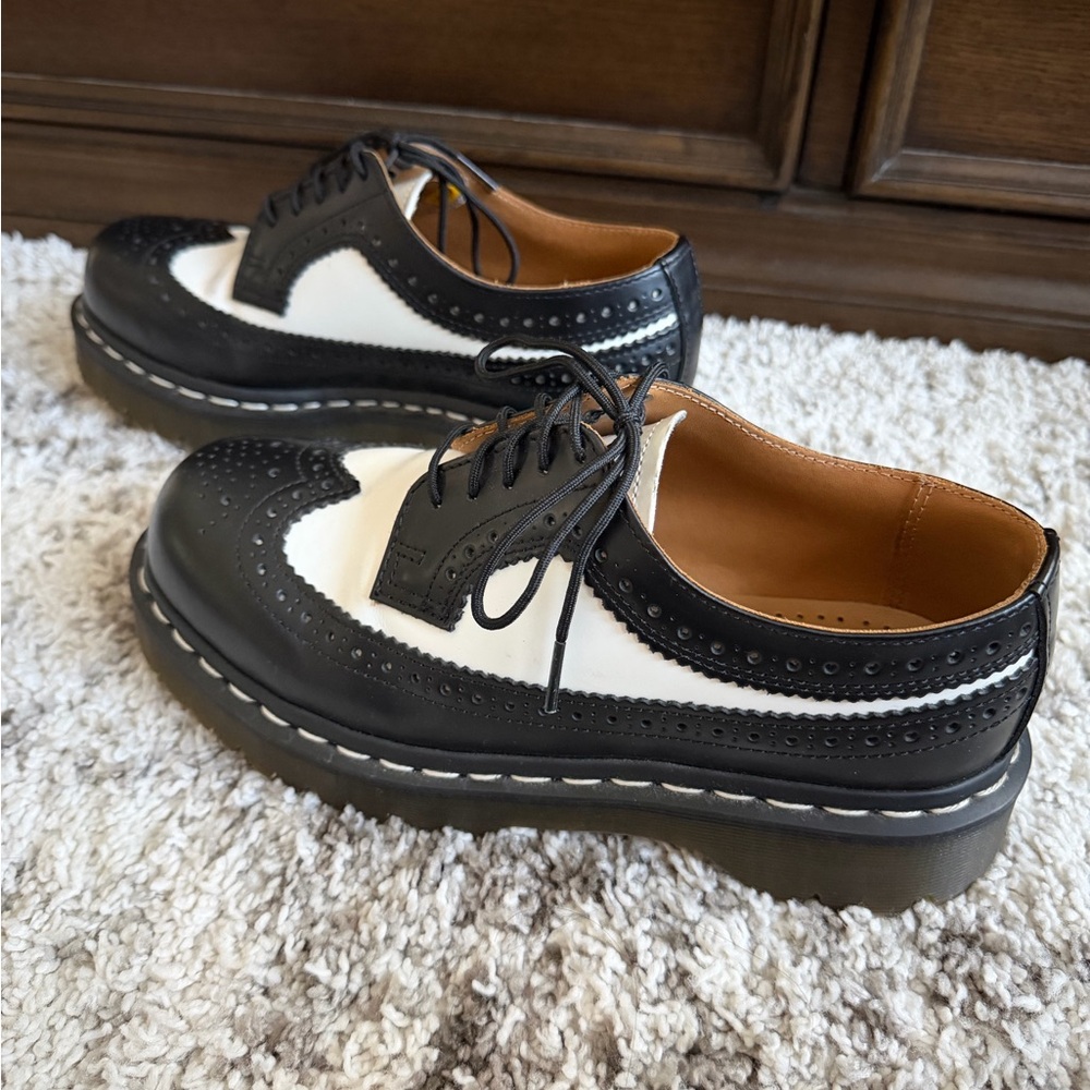 Dr. Martens Black and White Platform Brogues
3989 Bex Smooth Leather Brogue